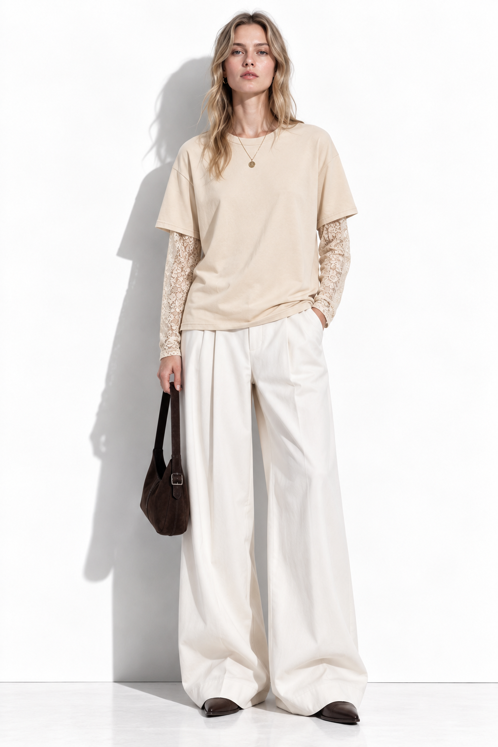 Maglia con Maniche in Pizzo e Girocollo