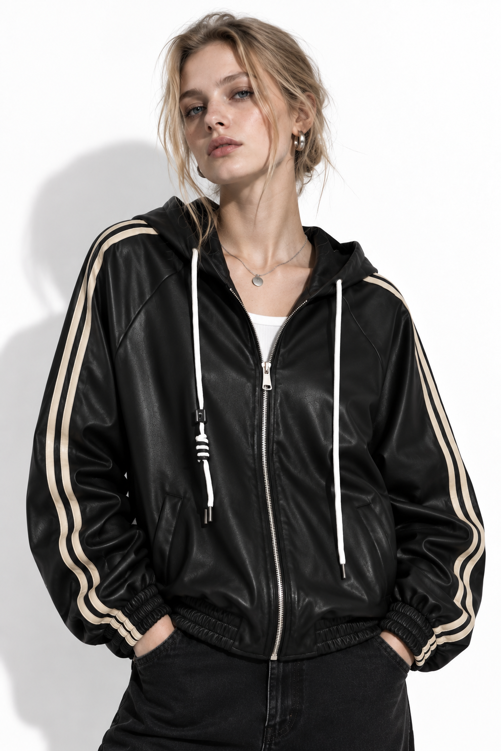 Giacca in Finta Pelle con Cappuccio e Zip | Stile Sporty