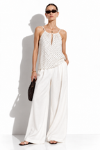 Top Halter a Pois Senza Maniche | Look Estivo Chic