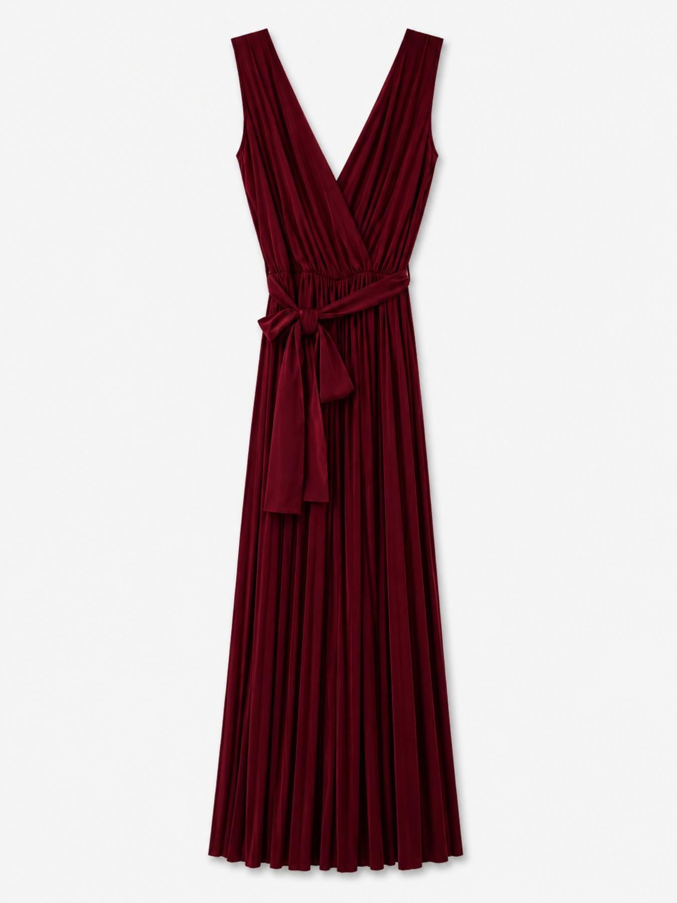 URBANREVERSE Women’s Sleeveless Pleated Jumpsuit Deep V Neck Wide Leg Jumpsuit Elegant Flowing Palazzo Style Belted Waist Minimal Luxury Soft Stretch Evening Party Chic Sophisticated Summer Occasion Outfit Lightweight Fashion Made in Italy