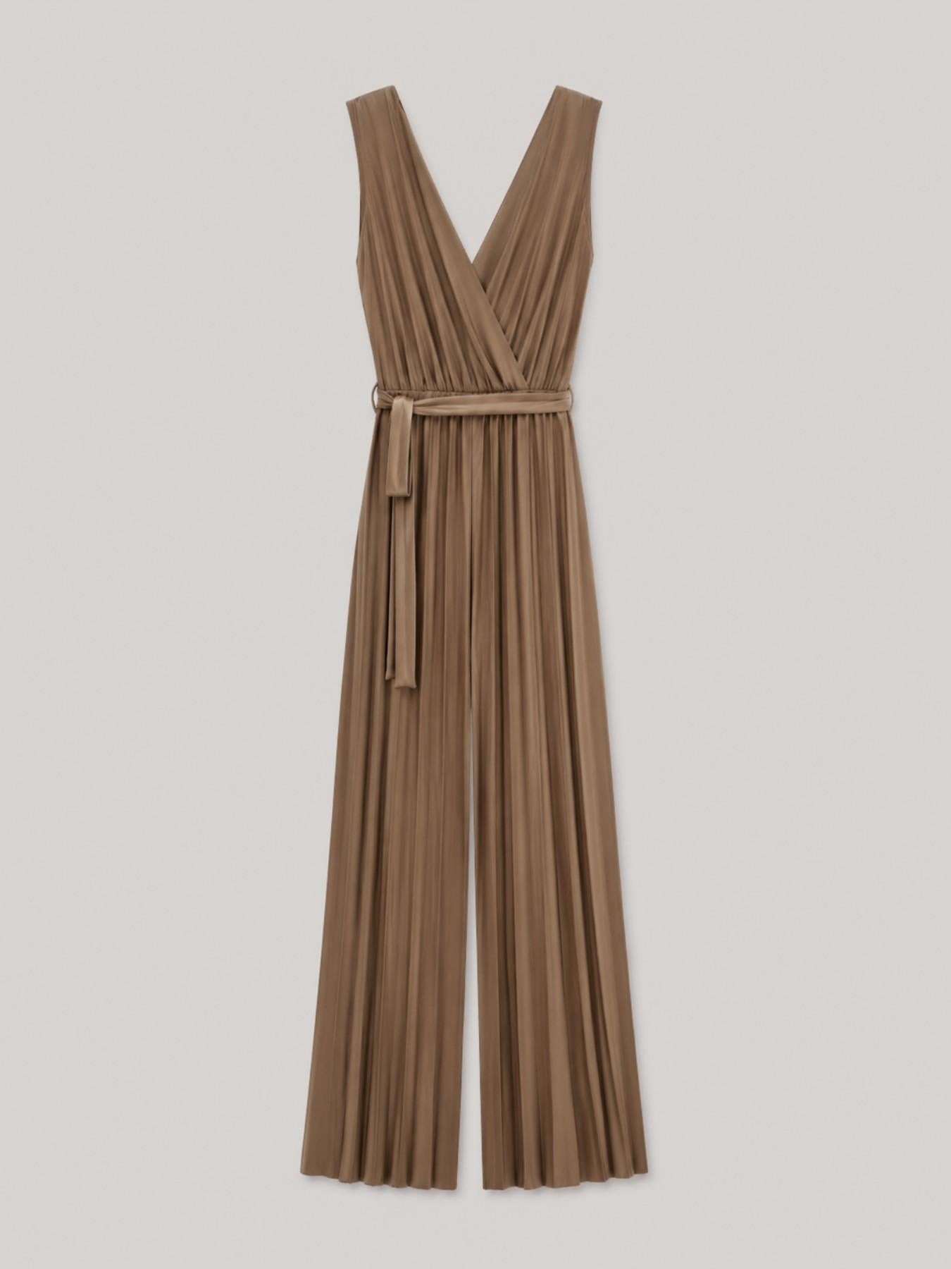 URBANREVERSE Women’s Sleeveless Pleated Jumpsuit Deep V Neck Wide Leg Jumpsuit Elegant Flowing Palazzo Style Belted Waist Minimal Luxury Soft Stretch Evening Party Chic Sophisticated Summer Occasion Outfit Lightweight Fashion Made in Italy