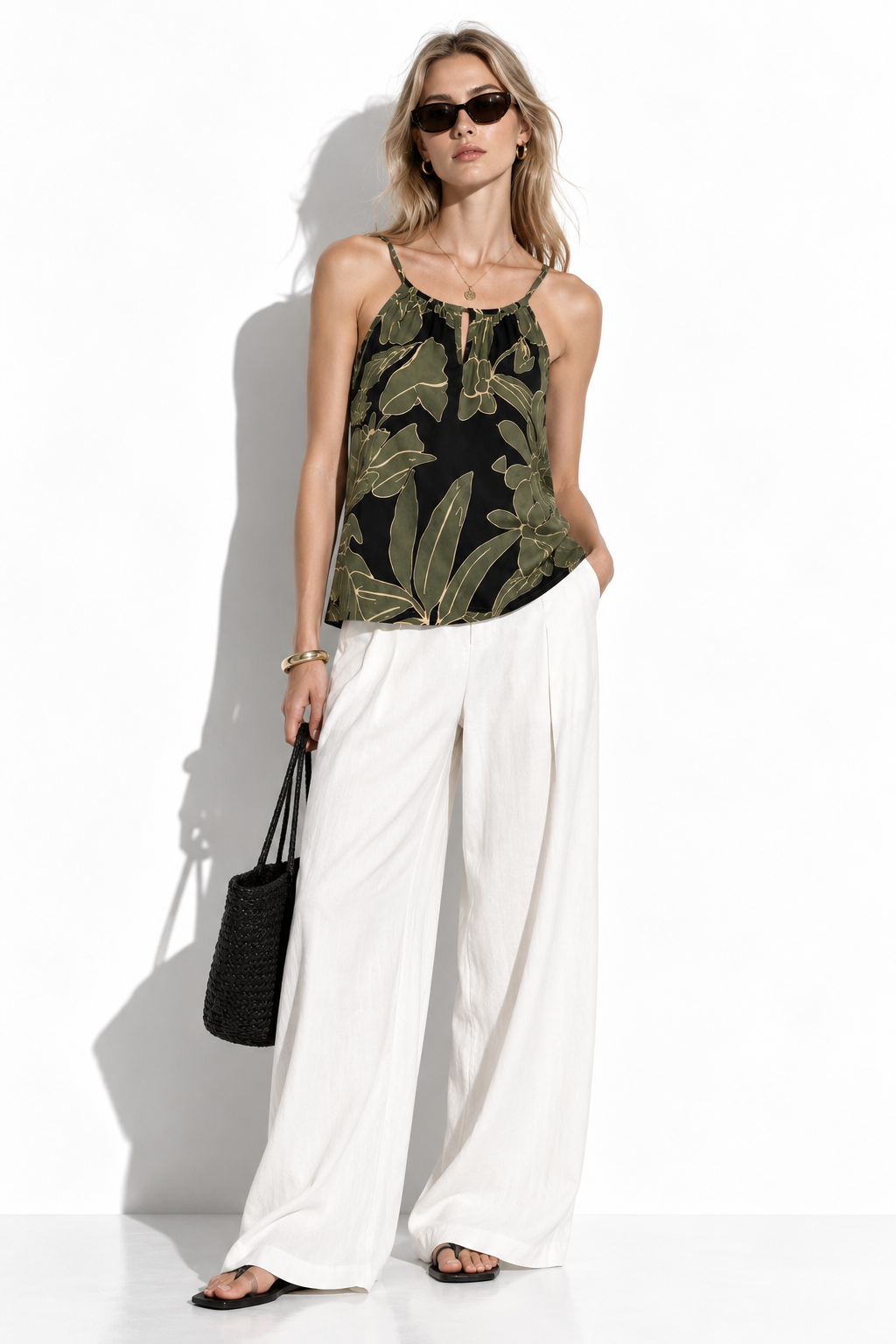 Top Halter a Pois Senza Maniche | Look Estivo Chic