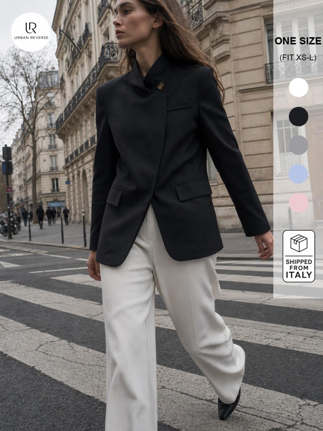 URBANREVERSE Blazer Elegant Structured Minimal Chic Tailored Jacket Smooth Fabric Light Comfortable Loose Fit Clean Design Modern Style Versatile Office Casual Daily Wear Feminine Silhouette Refined Look Made in Italy
