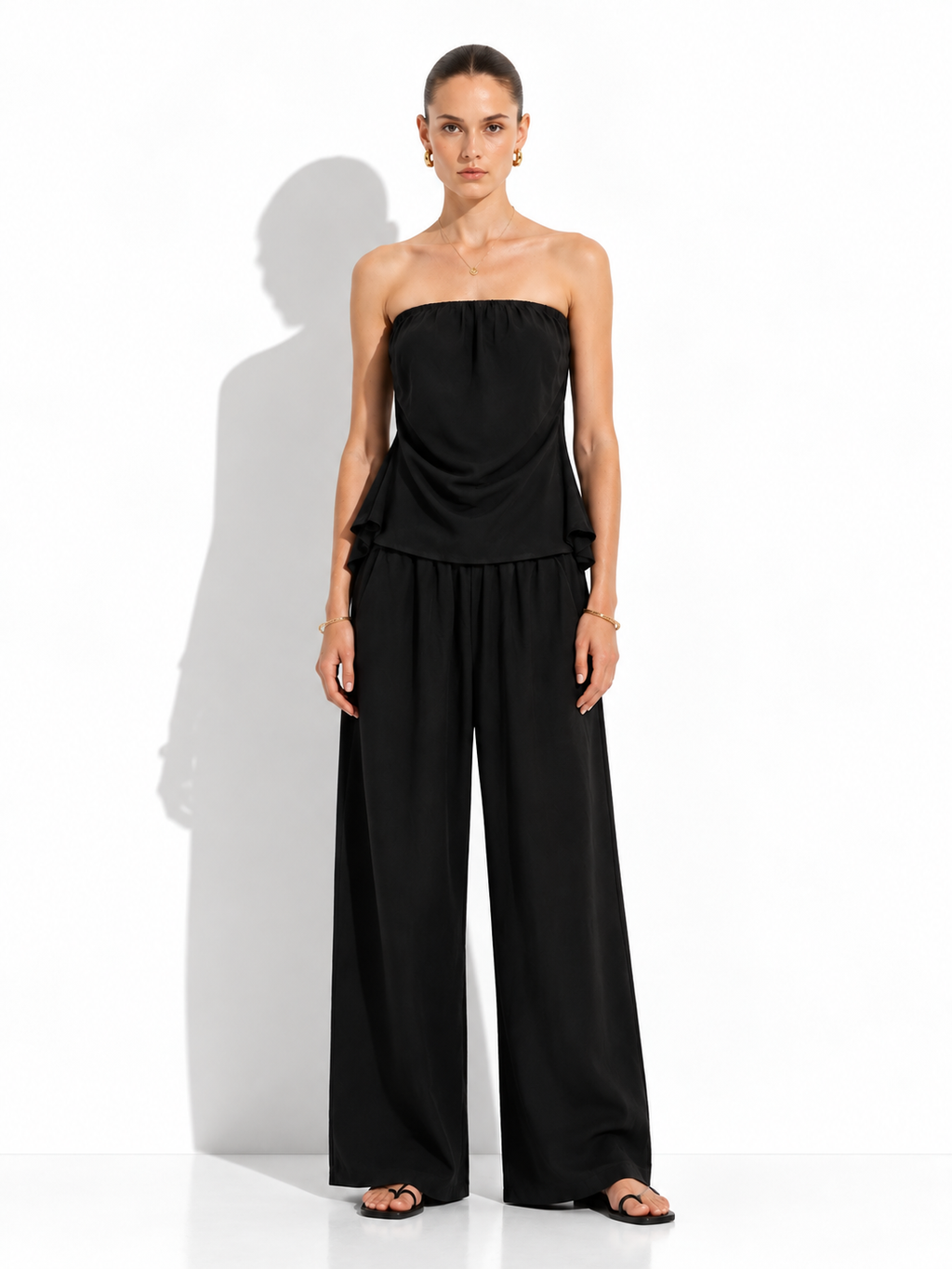 Completo con Top a Fascia e Gamba Larga | Stile Elegante