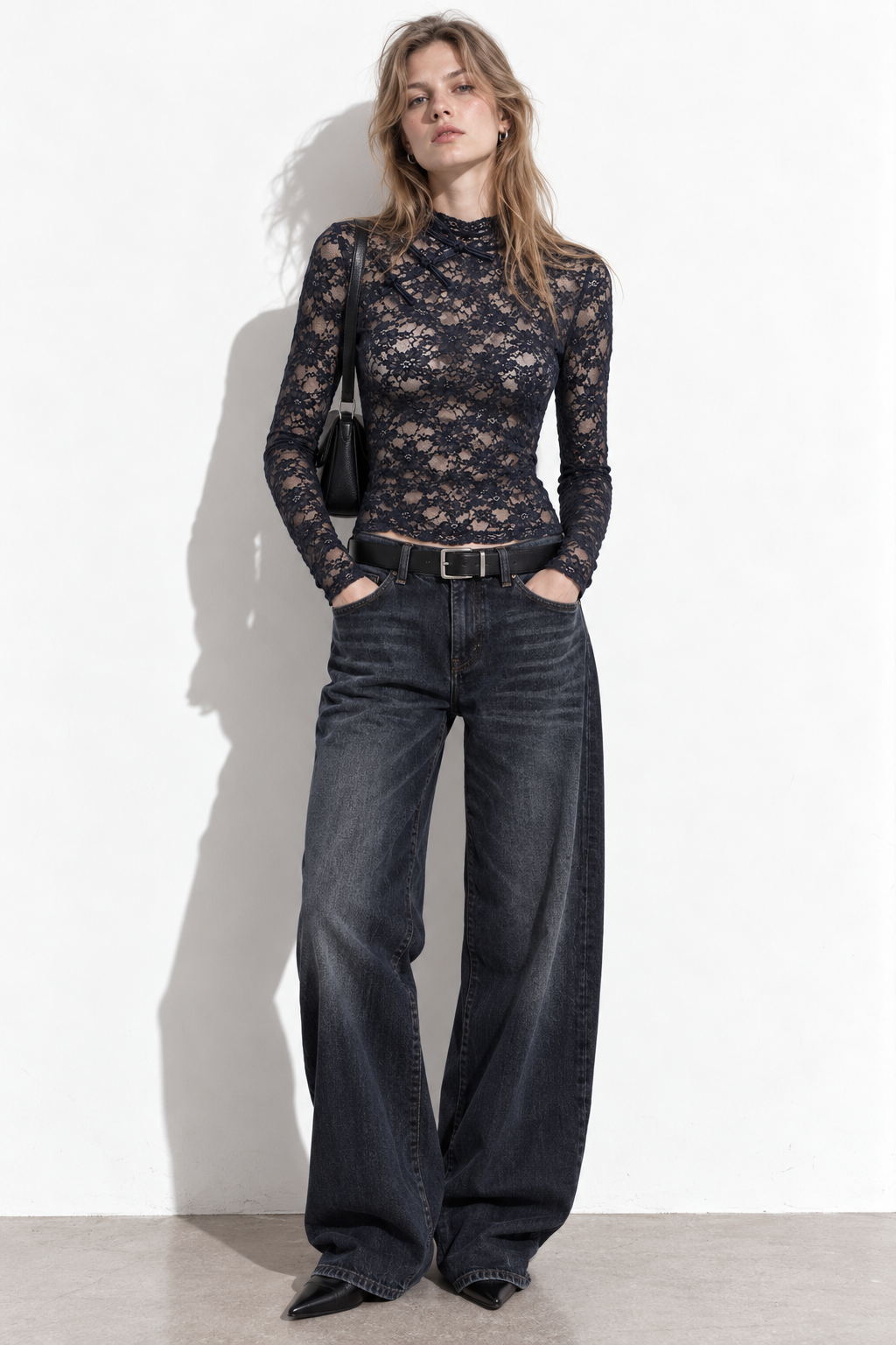 Top in Pizzo con Colletto Mandarino e Nodi | Stile Elegante