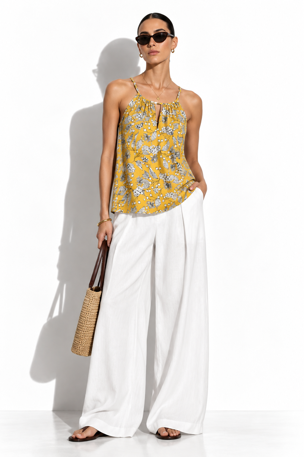 Top Halter a Pois Senza Maniche | Look Estivo Chic