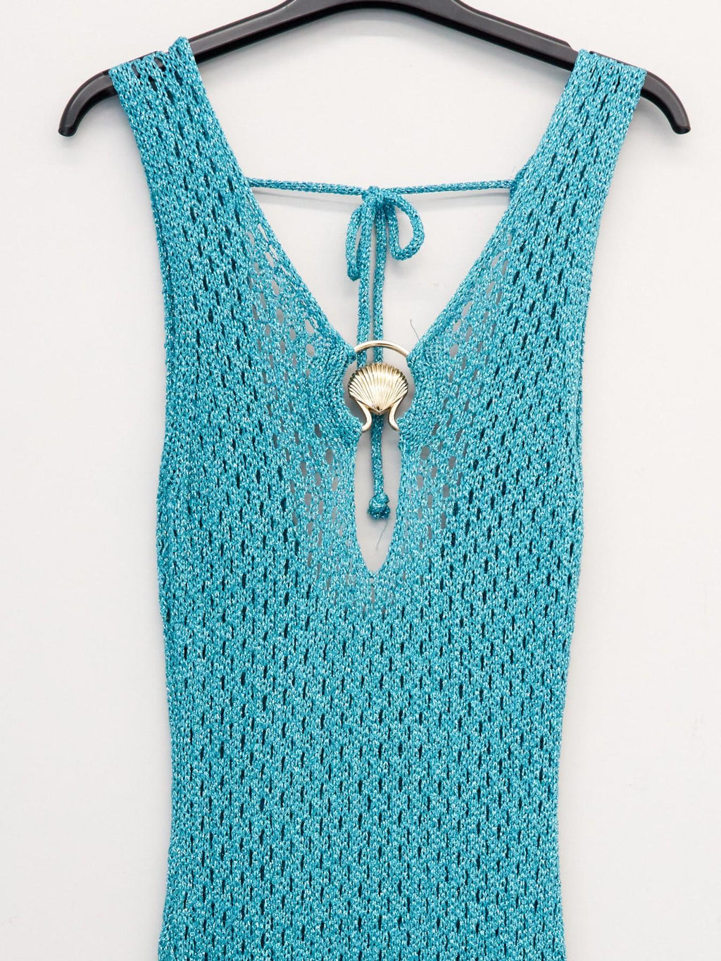 URBANREVERSE Women’s Metallic Crochet Maxi Dress Deep V Neck Sleeveless Beach Dress Shimmer Knit Cover Up Elegant Summer Resort Dress Body Skimming Fit Vacation Style Made in Italy