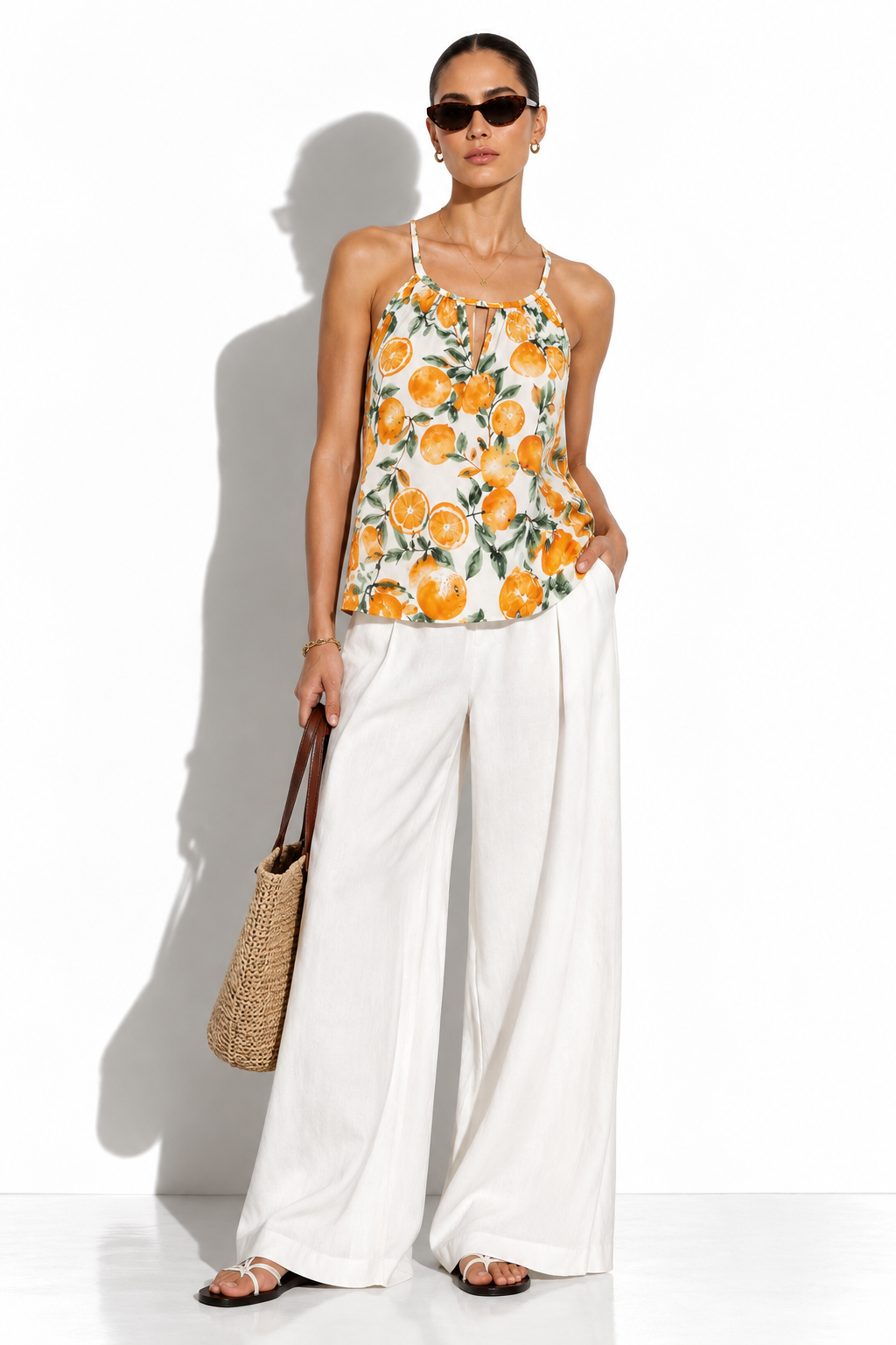 Top Halter a Pois Senza Maniche | Look Estivo Chic