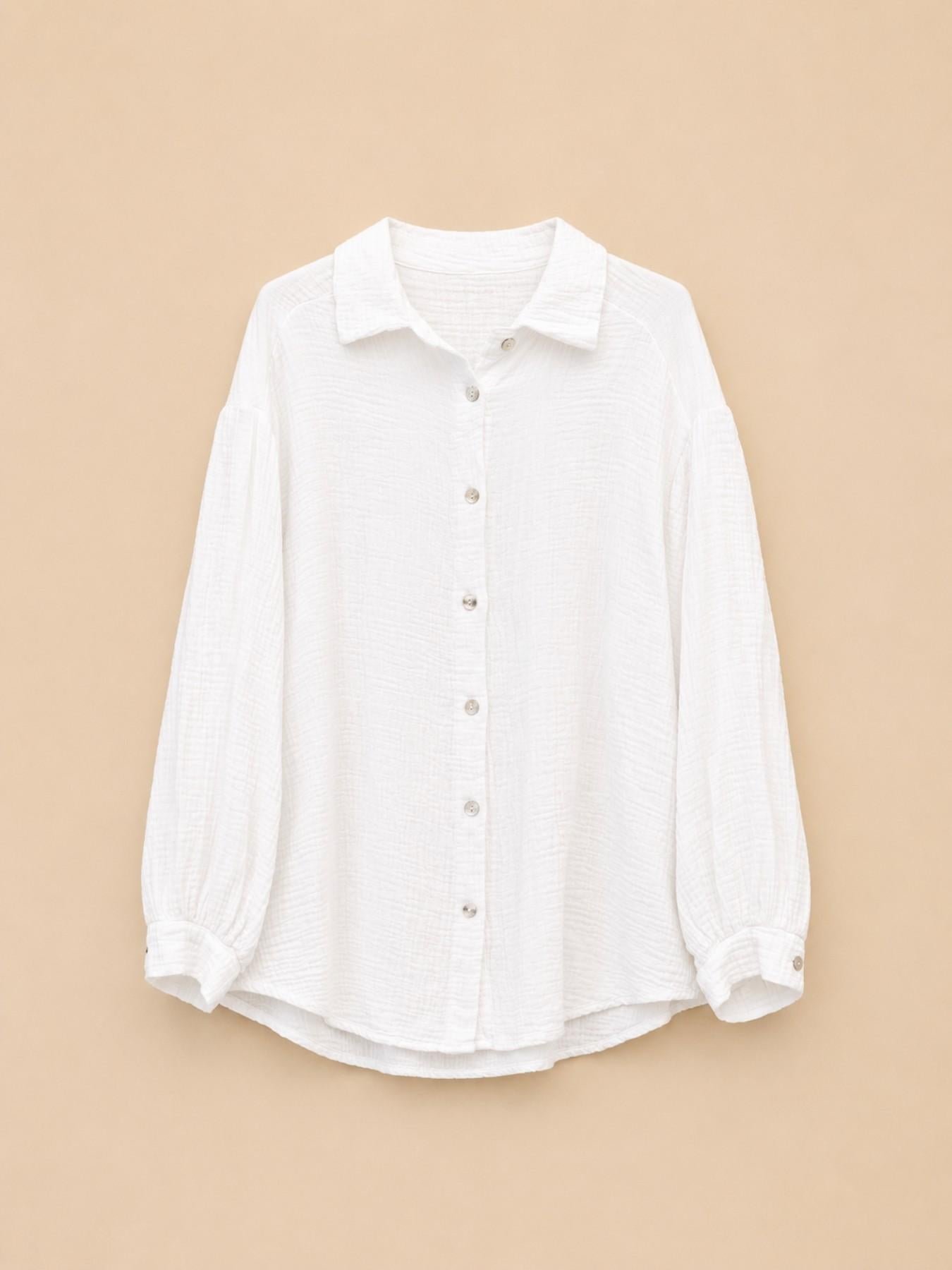 URBANREVERSE Women’s Cotton Gauze Shirt and Shorts Set Short sleeve fluid shirt with collar and chest pocket Front button fastening and made of 100% bambula cotton Total look Pacific Republic Collection Made in Italy