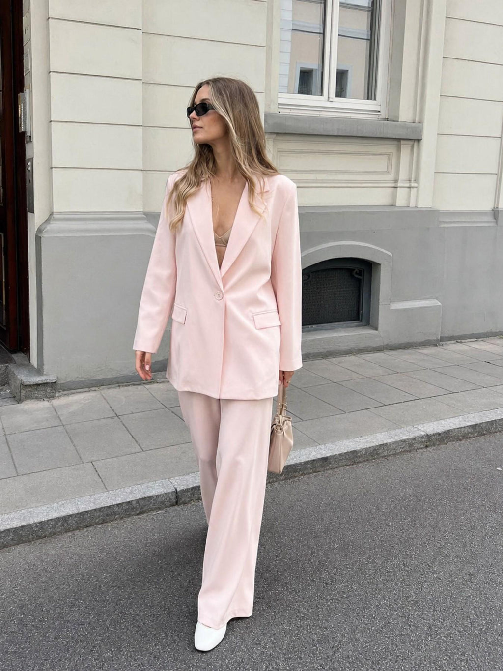 URBANREVERSE Two Piece Tailored Suit Oversize Set Blazer Wide Leg Pants Coord Tailleur Elegant Minimal Chic Fashion Tchic Relaxed Fit Smart Casual Office Fluid Silhouette Lightweight Coordinated Set Womenswear Woman Spring Summer 2026 Made in Italy
