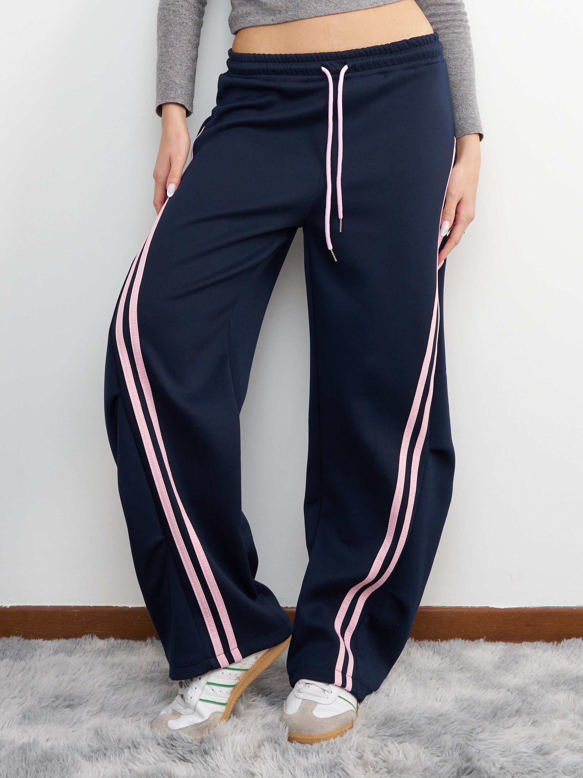 URBANREVERSE Wide Leg loose Track Pants Baggy Stripes Striped Sport drawstring Mid Rise Elastic Waist Drawstring Side Stripe Sport Casual Chic Fashion Tchic Streetwear Relaxed Fit Comfort Stretch Lounge sweatpants Womenswear Woman Spring Summer