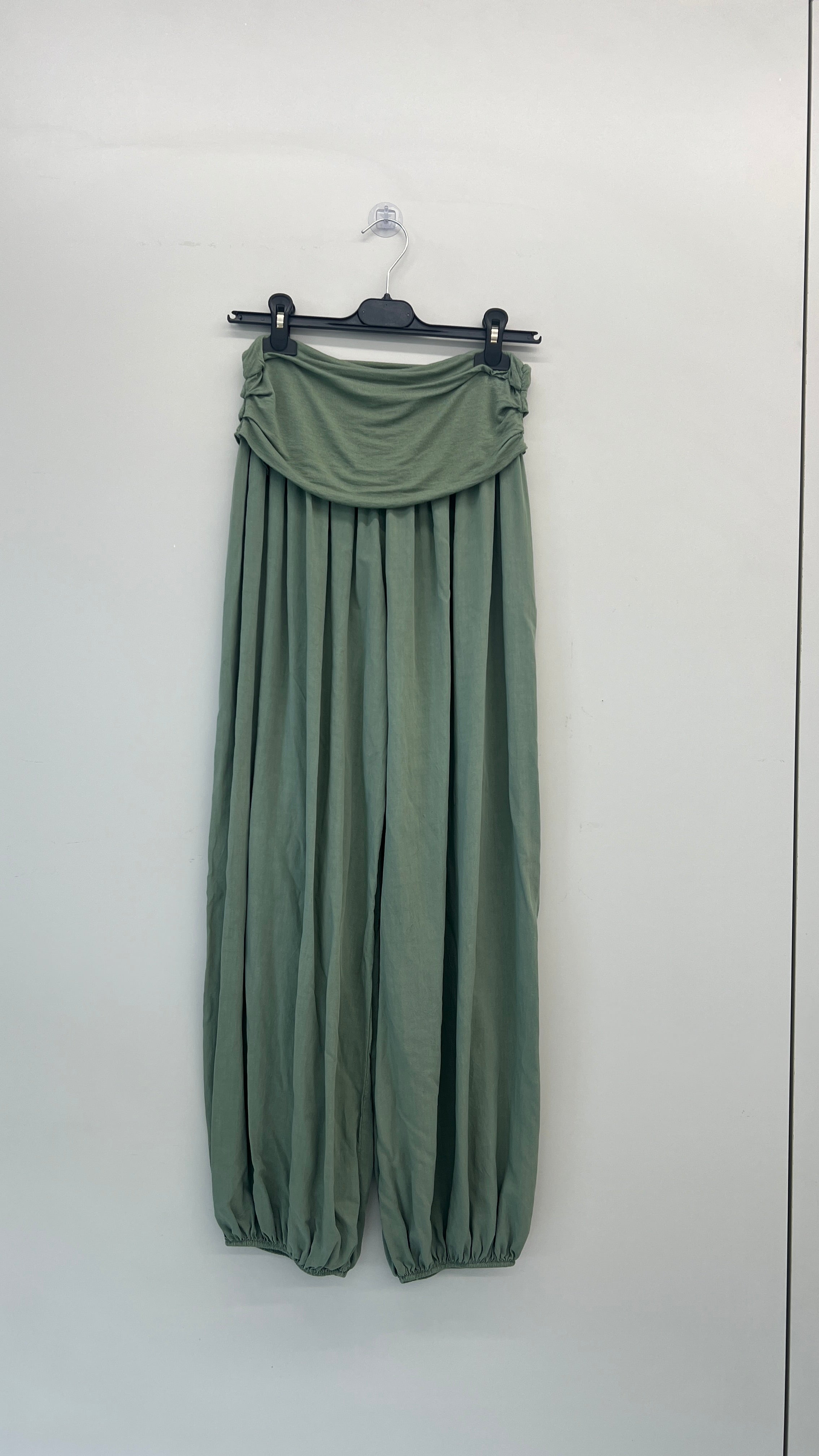 URBANREVERSE ALBERTA Women Harem Pants High Waist Balloon Trousers Relaxed Fit Elastic Waist Wide Leg Flowing Viscose Casual Chic Minimal Style Summer Travel Lounge Comfort Lightweight Breathable Soft Loose Boho Fashion Comfortable Trendy Outfit