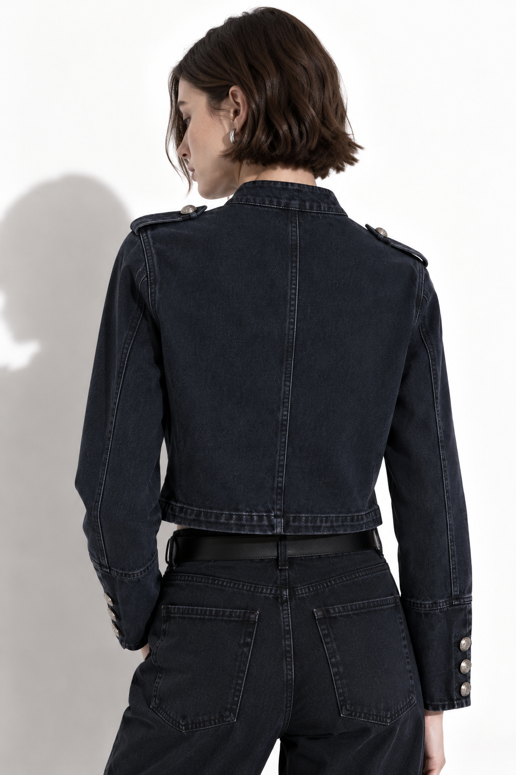 Giacca in Denim Lavato con Collo Alto e Bottoni | Stile Casual