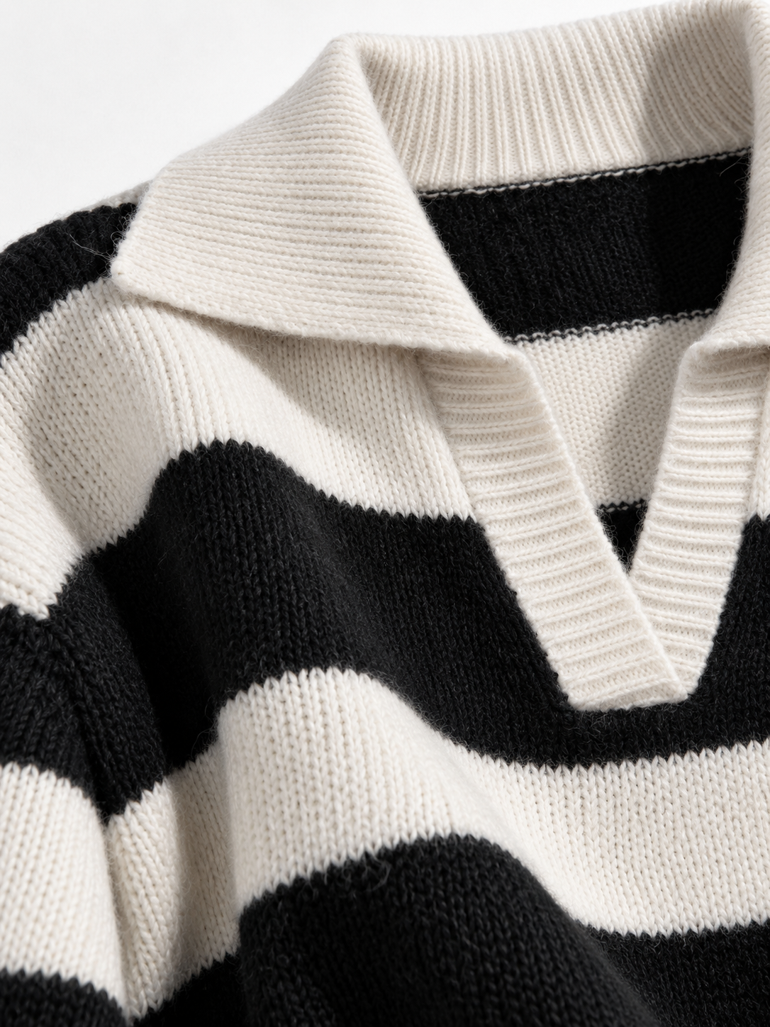 Maglia a Righe con Scollo a V e Maniche Lunghe | Stile Casual